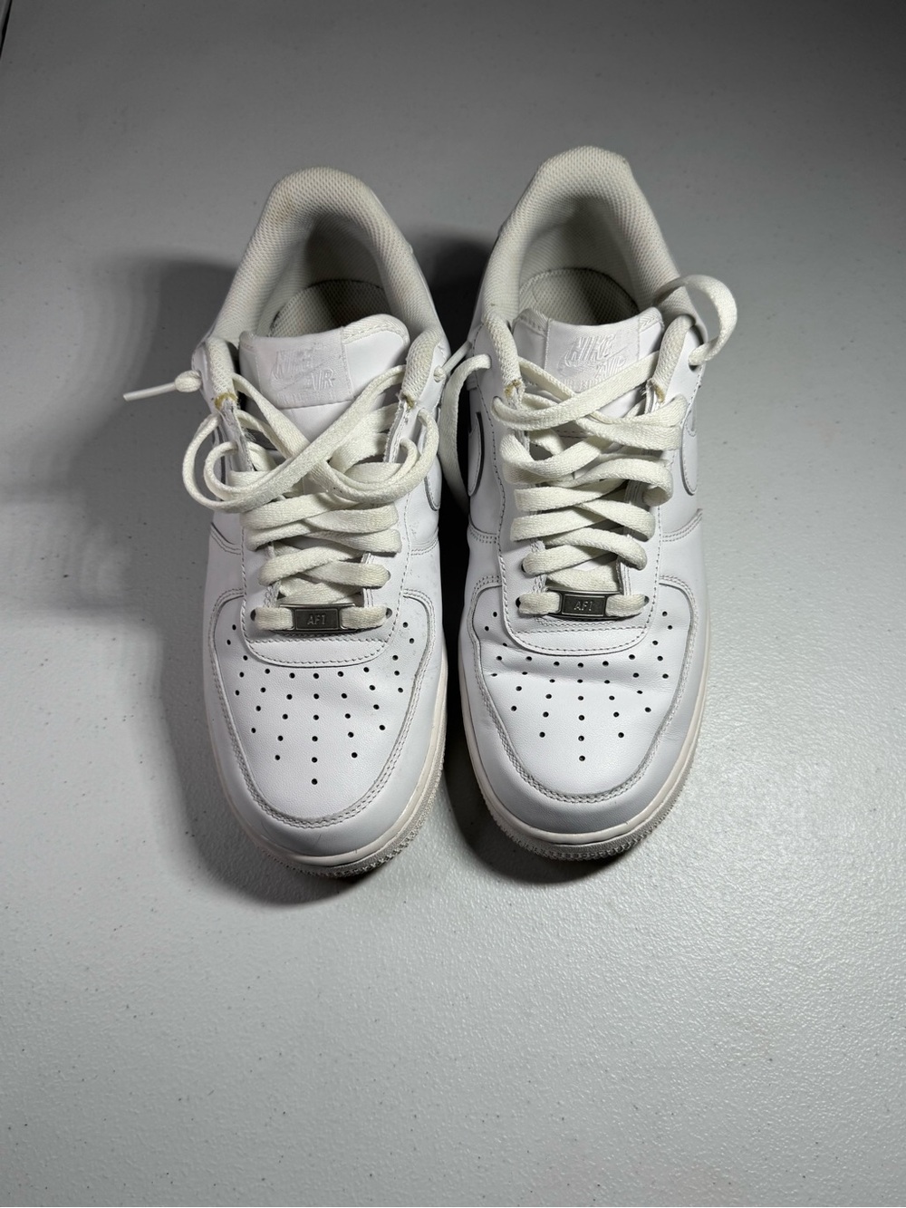 Nike White Men's Low-Top Athletic Sneakers